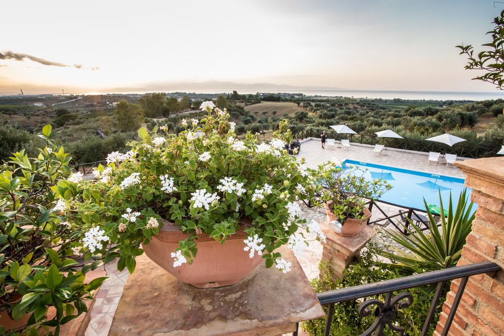 Le Colline Del Gelso-Masseria Mazzei Rossano Exterior photo